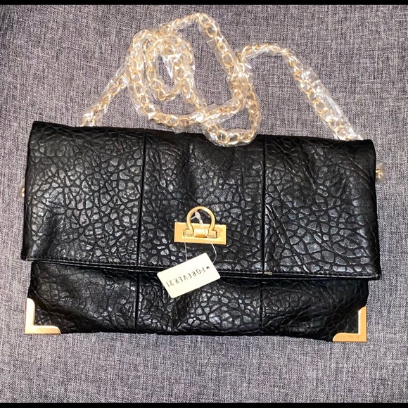 Forever 21 Handbags - FOREVER 21 MULTI FUNCTIONAL CLUTCH/CROSSBODY PURSE